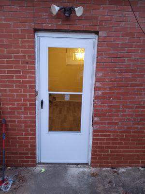 Screen door installation