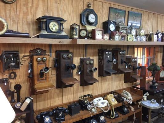 Some cool old teles and radios.