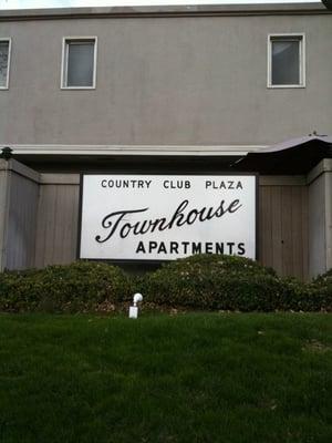 Country Club Plaza Townhouse Apartments