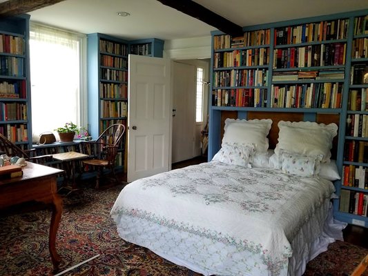 Main House - First floor Library and Bedroom