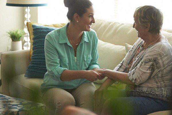 Our care teams get to know our residents. We offer traditional health care as well as integrative therapies like massage and aromatherapy