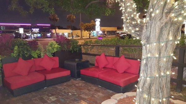 Has good outside dinning along with this alcove like lounging area