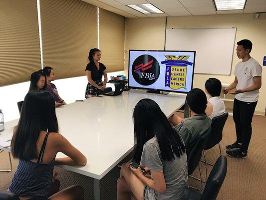 Arcadia High School's FBLA members join together for their weekly meeting at Ivymax!