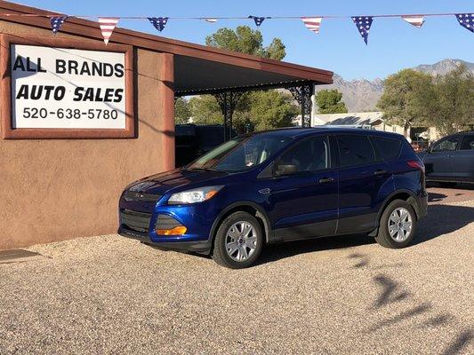 2013 Ford Escape, Handles Great!