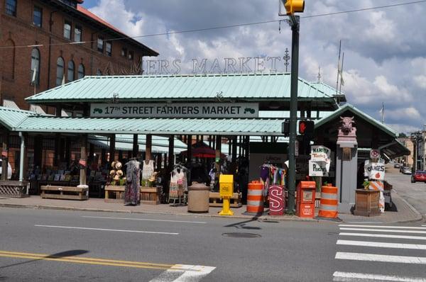 Farmer's Market on a Saturday at about 2:00 PM.