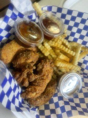 4 Piece Chicken Tender Combo.
Side of Honey BBQ, Sweet Chili, and Honey Mustard.