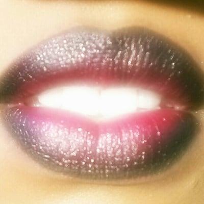 Blavk cherry ombre lips