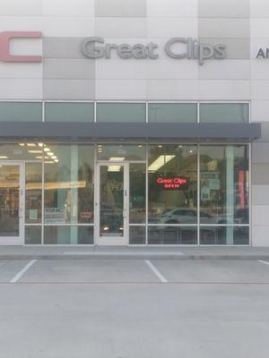 Cuts and Styles by Lyn is located at Great Clips