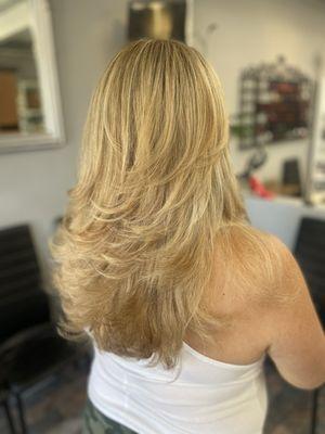 Highlights and low lights on long layer haircut