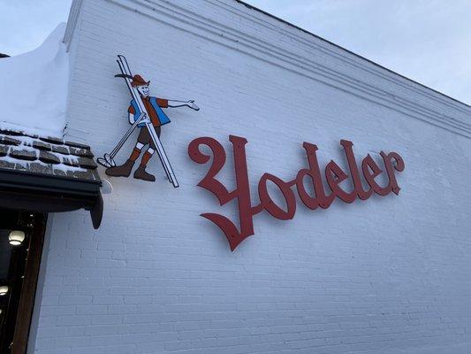 Yodeler Motel