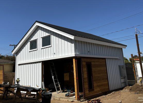 Standing Seam Roof / Metal Wall Panels