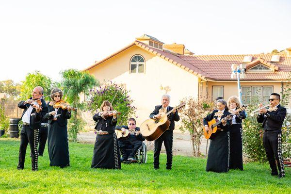 Mariachi Sol Y Luna