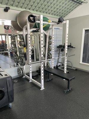 Free weight lifting rack