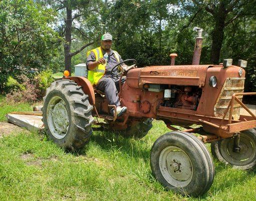 Get Buzy Grass Cutting & Trim Wacker