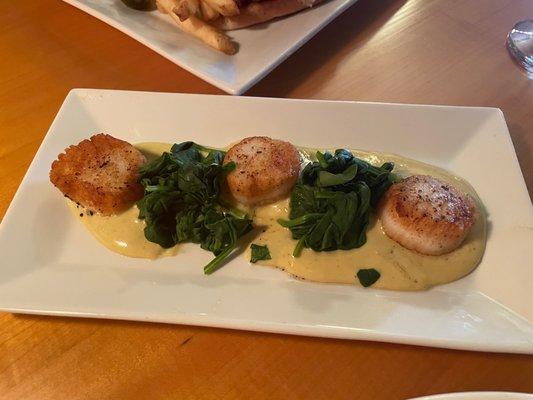 Pan Seared Sea Scallops