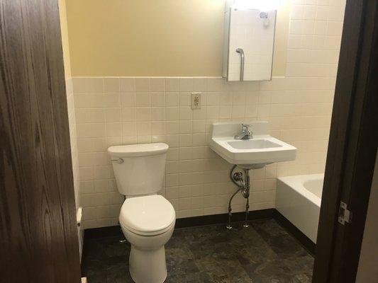 Standard 1 Bedroom Bathroom