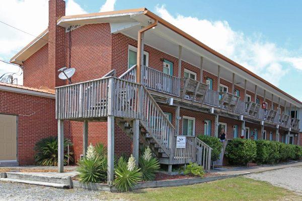 Great gutter job at Cape Pines Motel