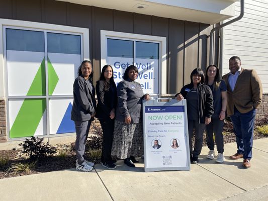 Dr. Jeffrey Hutchings and the Avance Care Waxhaw team on opening day!