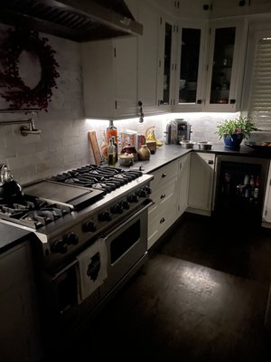 New backsplash and undercabinet lighting