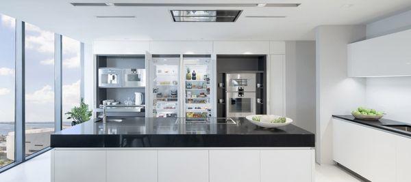 Spacious minimalist kitchen