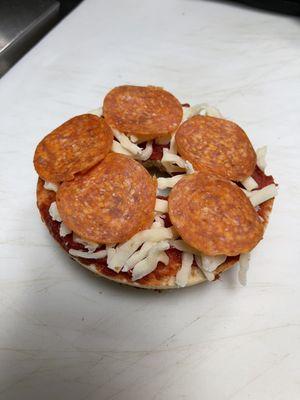 Bagel pepperoni pizza