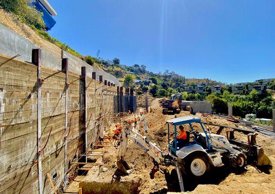 Perimeter retaining wall in the Hollywood Hills