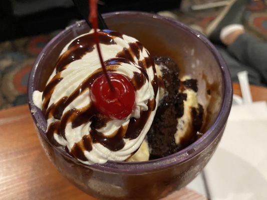 Brownie sundae