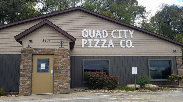 QC Pizza Co - Bettendorf Location