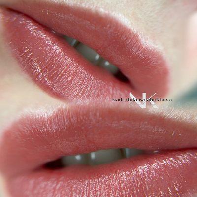 Permanent makeup lips