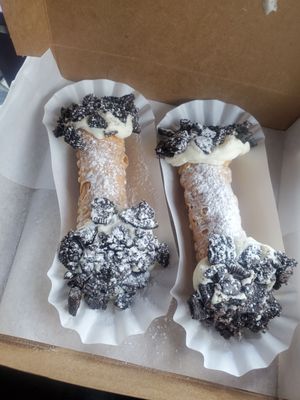 Cookies & Cream Cannoli