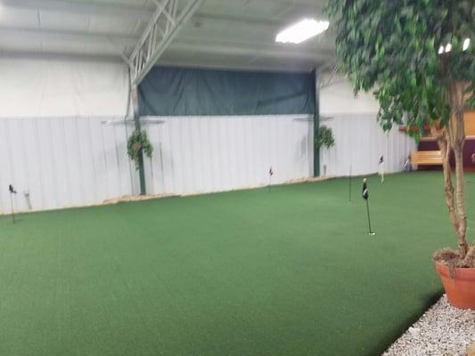 Indoor putting area