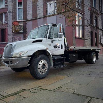 Flat bed ready to haul.