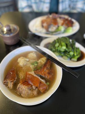 Roast duck and wonton noodle soup (with thin egg noodles)