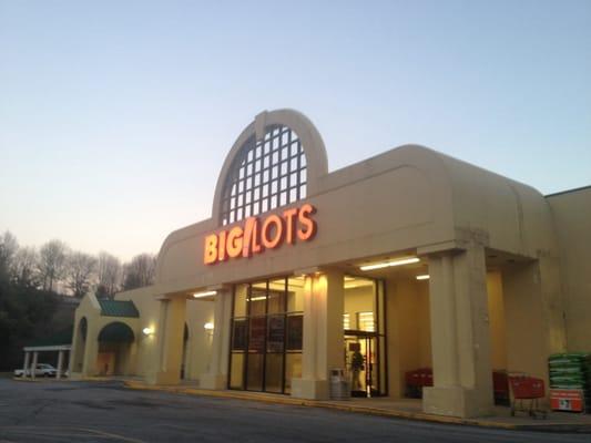 Is it just me or are Big Lots employees way cooler ?