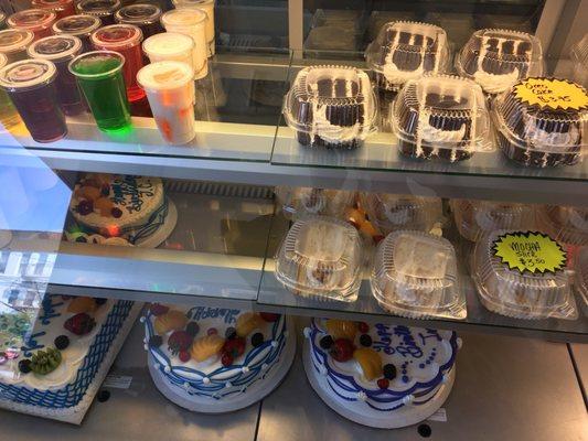 Dessert case with jello