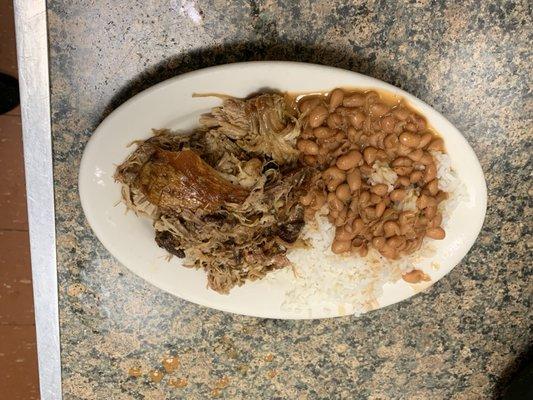 PERNIL // ARROZ BLANCO // HABICHUELAS