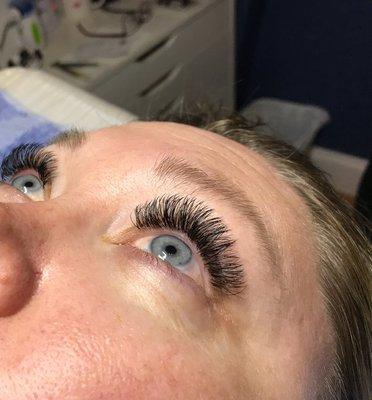 Hybrid eyelash extensions