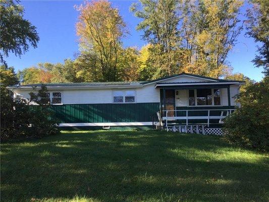 Conneaut Lake, PA
 Well-Maintained Home is Move-In Ready! Warranty Included!
 Video:
 https://www.propertypanorama.com/instaview/wpn/1579302