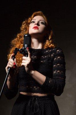 Because owner Eleonor England is a jazz vocalist, jazz instruction is an area of specialty at Singing Lessons NYC.