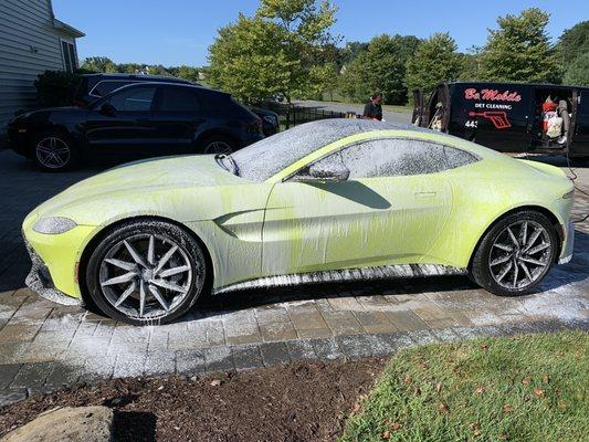 Aston Martin Foam bath !!!