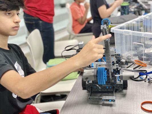 White Belt, Robotics Class at iCode Stone Oak