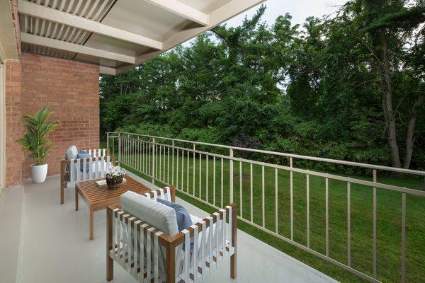 Relaxing, spacious balcony