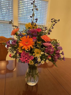 Beautiful spring mix sent to our home from my dad!