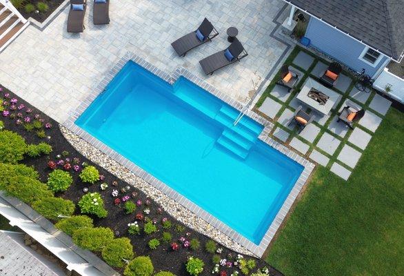 LEISURE FIBERGLASS POOL ELEGANCE 30' CRYSTAL BLUE