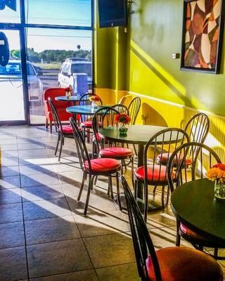 Clean Dining Area (This was just before closing time.)