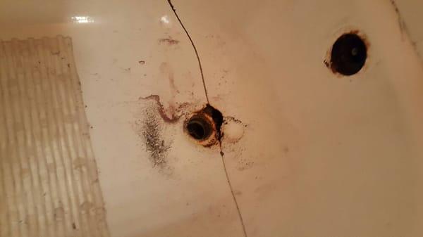 Damaged tub