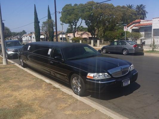 2012 lincoln 120" stretch limo built by krystal coach top builder seats 9 comfortably