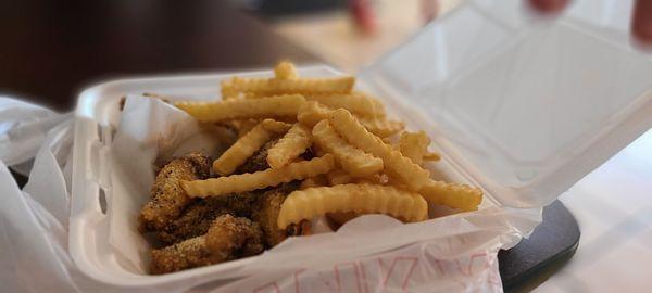 1/2 Lemon Pepper and 1/2 Garlic Parmesan 10 piece with fries