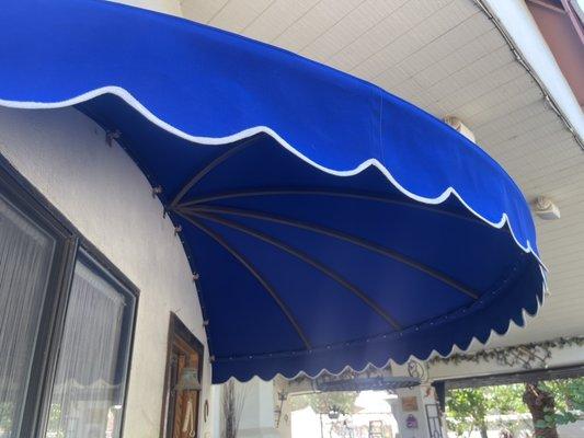 Oyster shaped awning