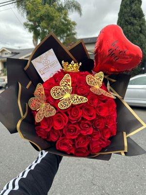 bouquet with roses and butterflies